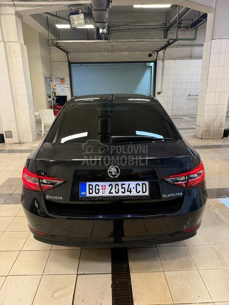 Škoda Superb 