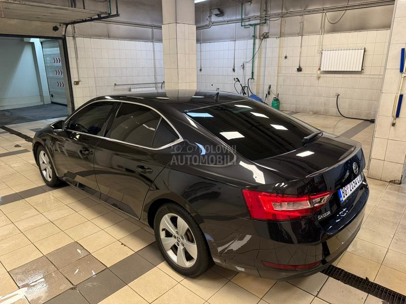 Škoda Superb 