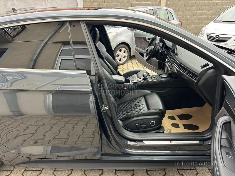 Audi S5 