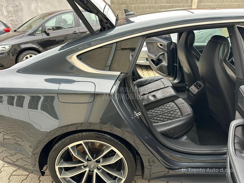 Audi S5 
