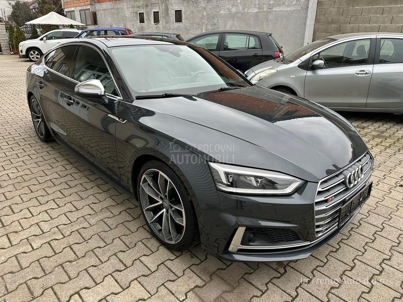 Audi S5 
