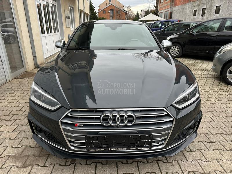 Audi S5 