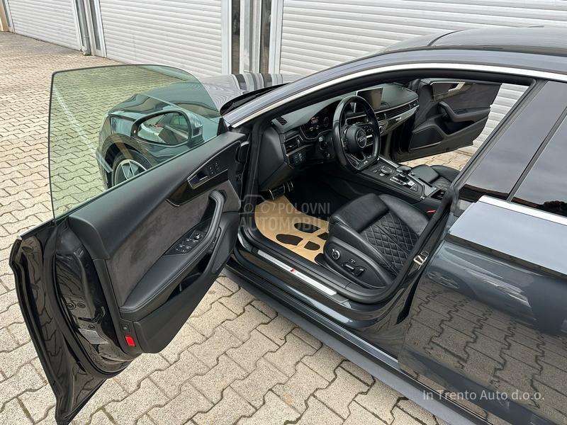 Audi S5 