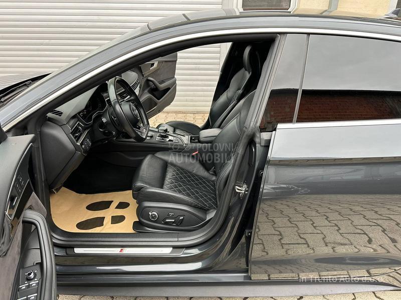 Audi S5 