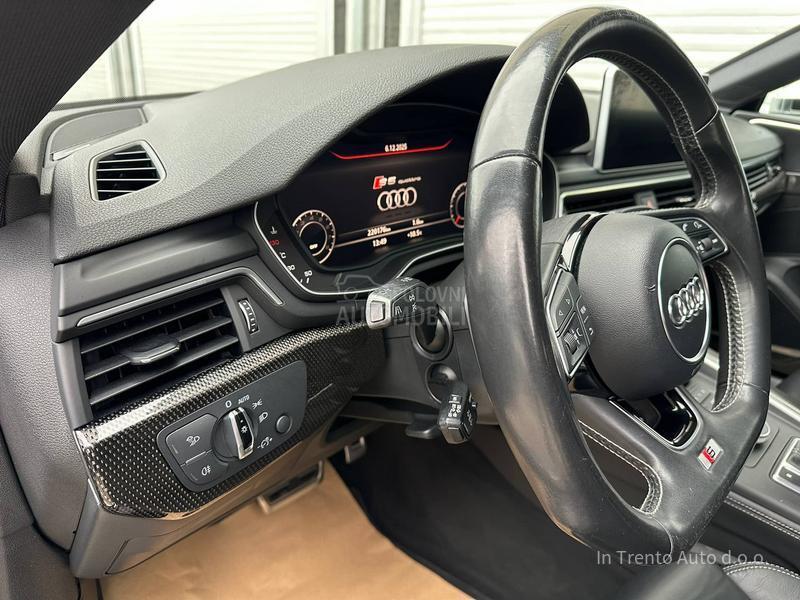 Audi S5 
