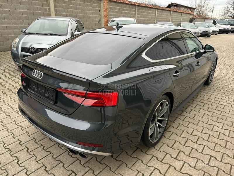 Audi S5 