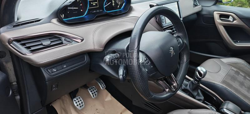 Peugeot 2008 1.6HDI CH PREMIUM