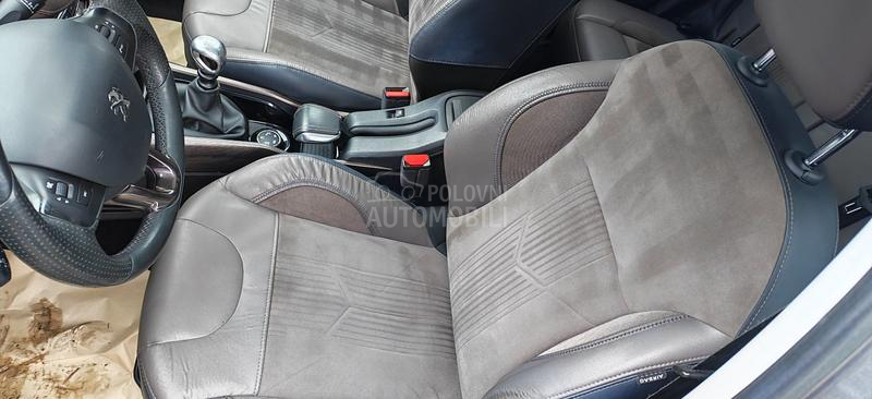 Peugeot 2008 1.6HDI CH PREMIUM