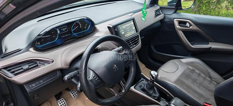 Peugeot 2008 1.6HDI CH PREMIUM