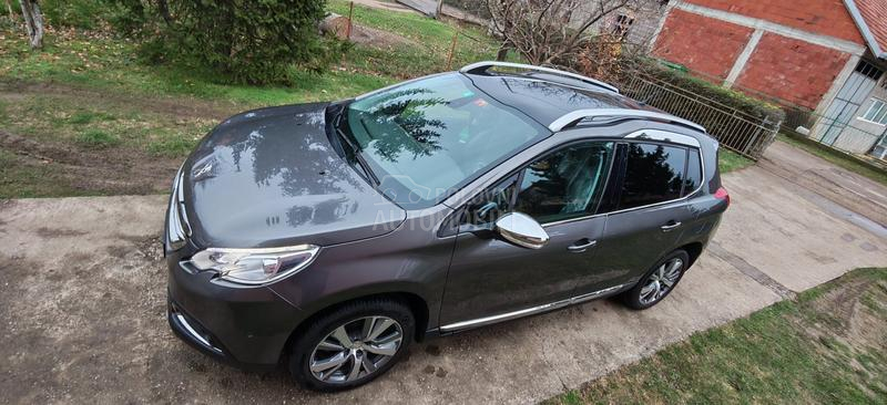 Peugeot 2008 1.6HDI CH PREMIUM