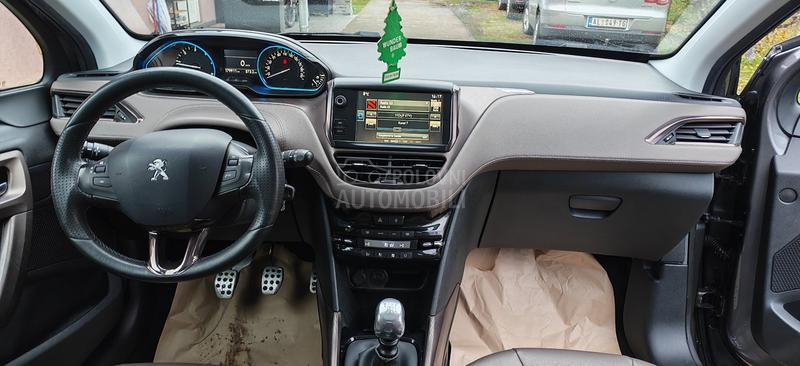 Peugeot 2008 1.6HDI CH PREMIUM