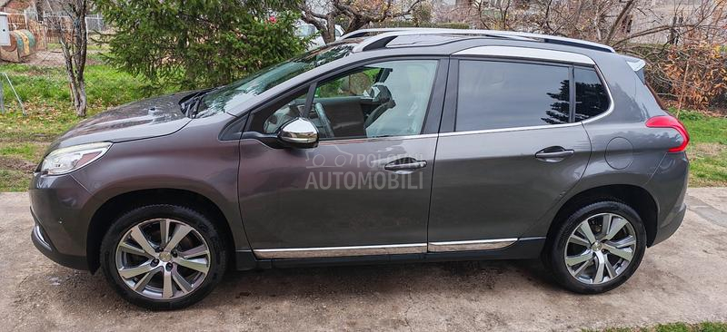 Peugeot 2008 1.6HDI CH PREMIUM