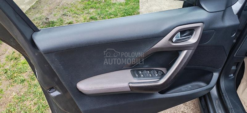 Peugeot 2008 1.6HDI CH PREMIUM