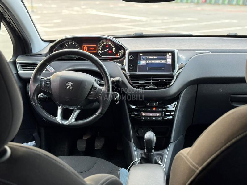 Peugeot 208 ALLURE