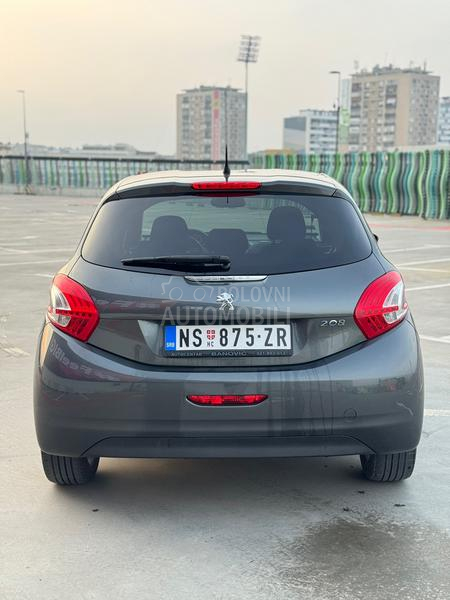 Peugeot 208 ALLURE
