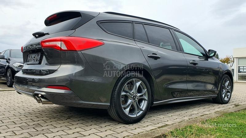 Ford Focus ST LINE