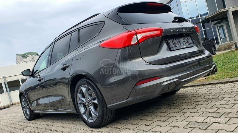 Ford Focus ST LINE