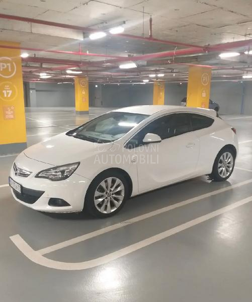 Opel Astra J GTC