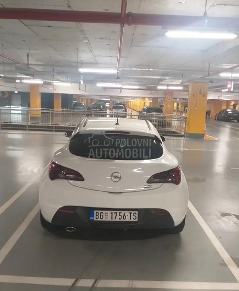 Opel Astra J GTC