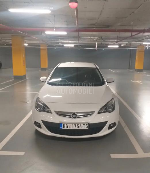 Opel Astra J GTC