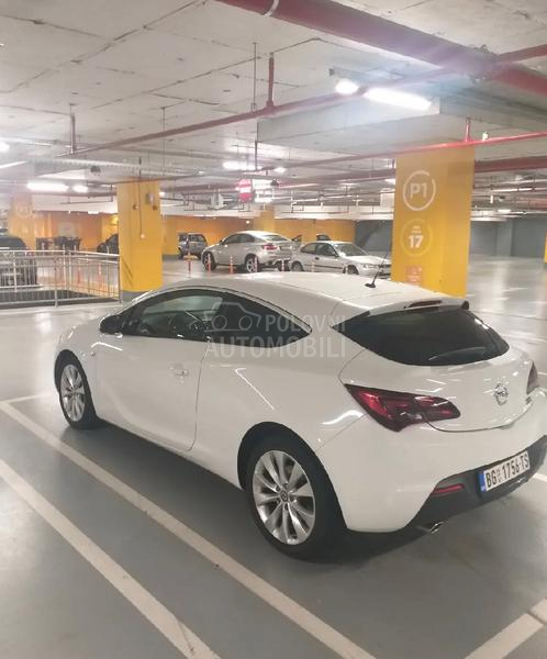 Opel Astra J GTC