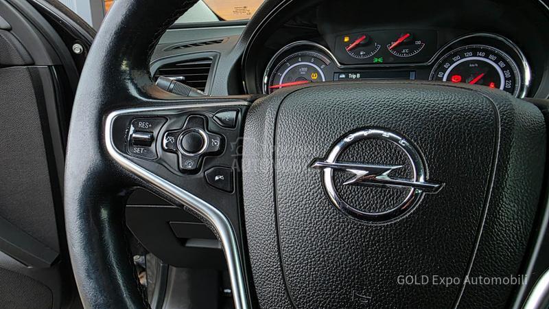 Opel Insignia 2.0 CDTi RESTY COSMO