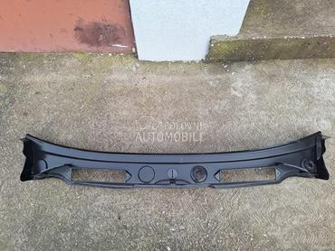 Plastika oko brisaca X1 E84 za BMW X1 od 2009. do 2016. god.