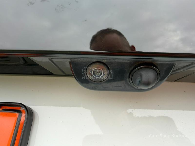 Land Rover Discovery 2.0d 4x4 241