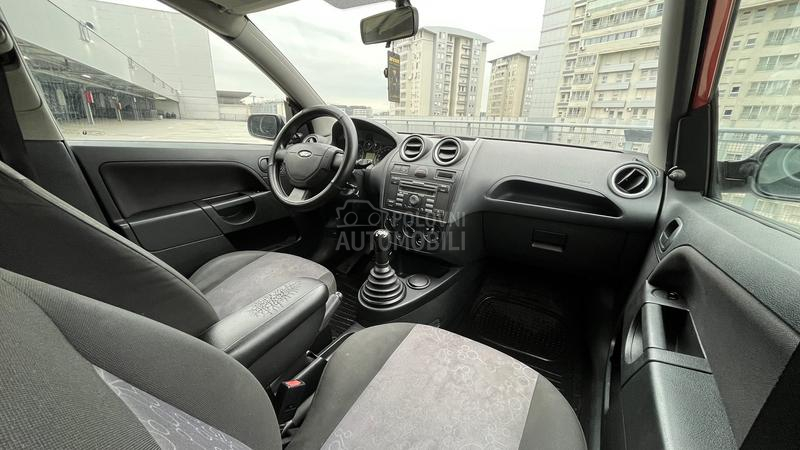 Ford Fiesta 1.4 16V REZERVISAN