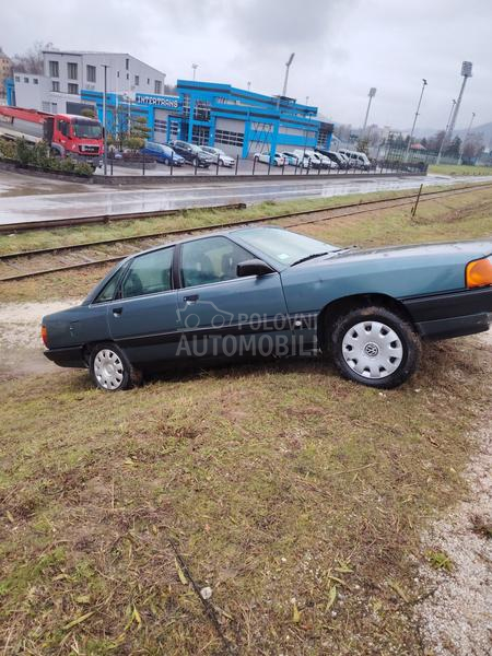 Audi 100 