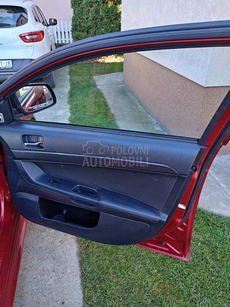 Mitsubishi Lancer 