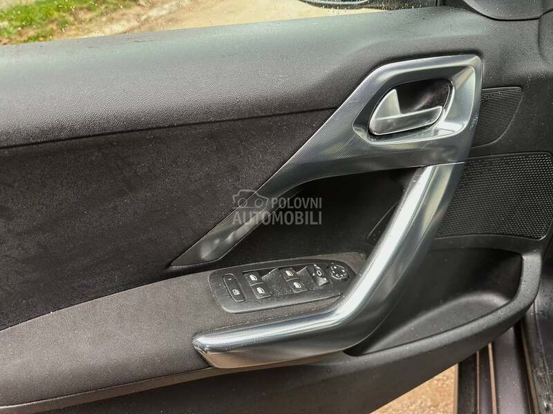 Peugeot 2008 1.6 eHDi Svajcarska