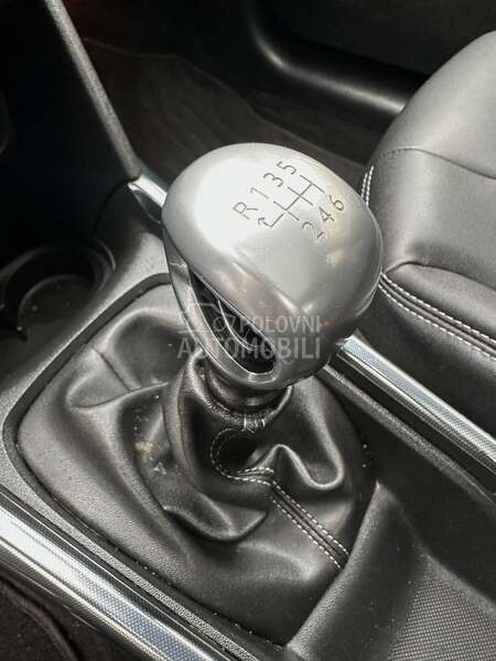 Peugeot 2008 1.6 eHDi Svajcarska