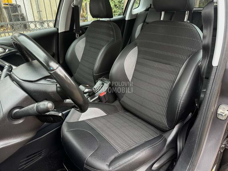 Peugeot 2008 1.6 eHDi Svajcarska