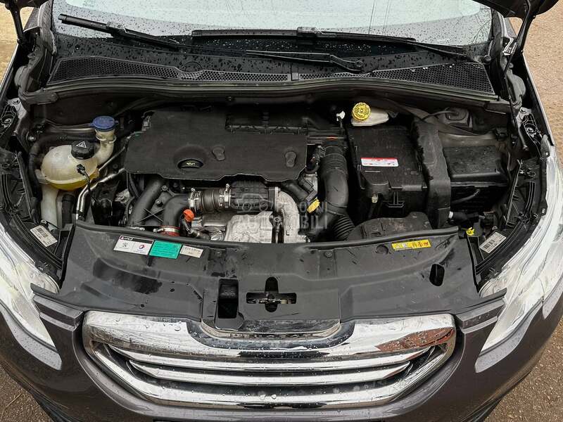 Peugeot 2008 1.6 eHDi Svajcarska