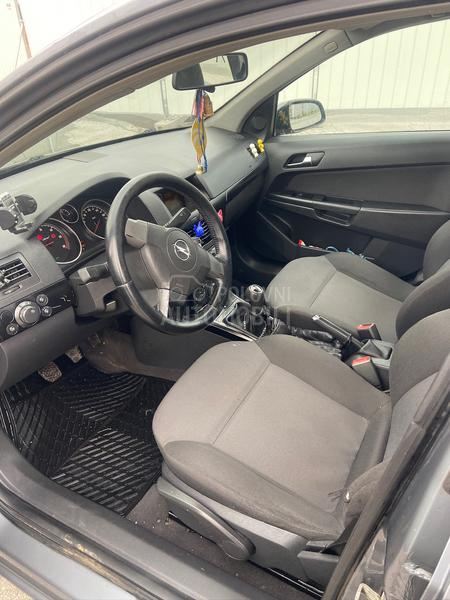 Opel Astra H 