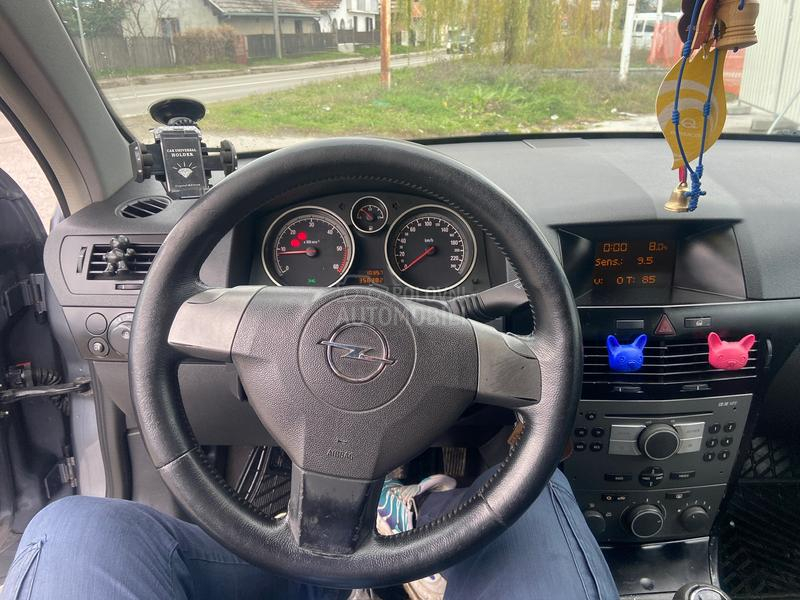 Opel Astra H 