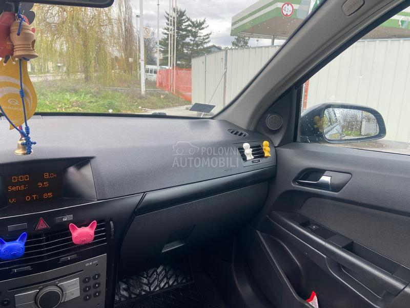 Opel Astra H 