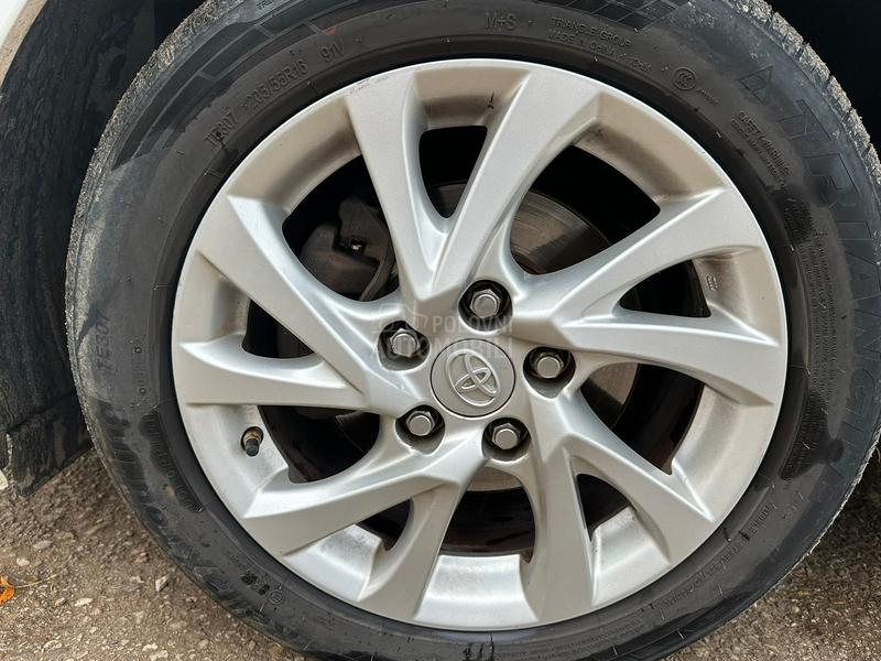 Toyota Auris 1.8i HYBRID