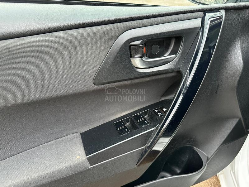 Toyota Auris 1.8i HYBRID