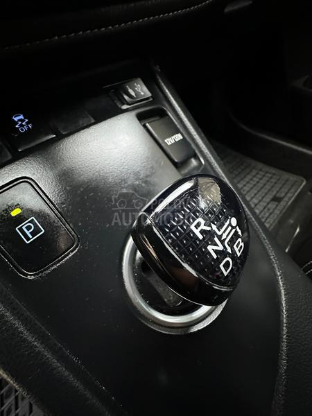 Toyota Auris 1.8i HYBRID