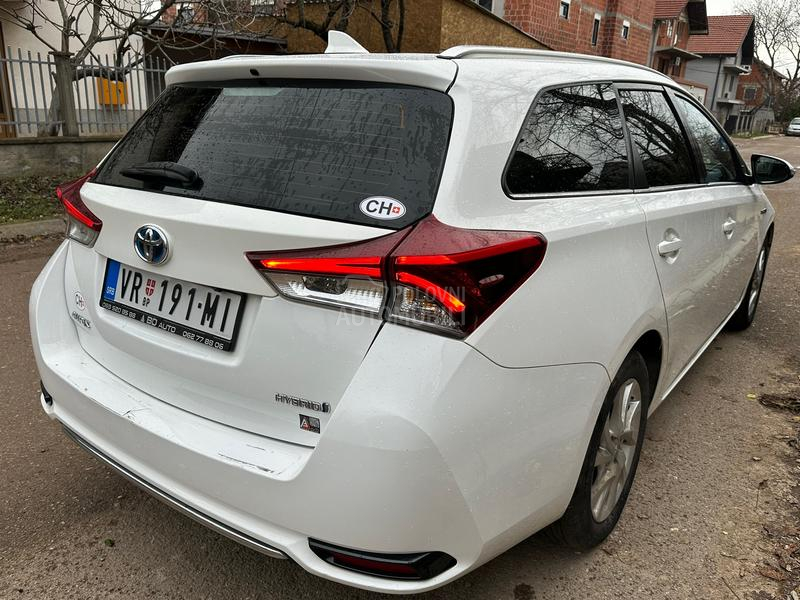 Toyota Auris 1.8i HYBRID