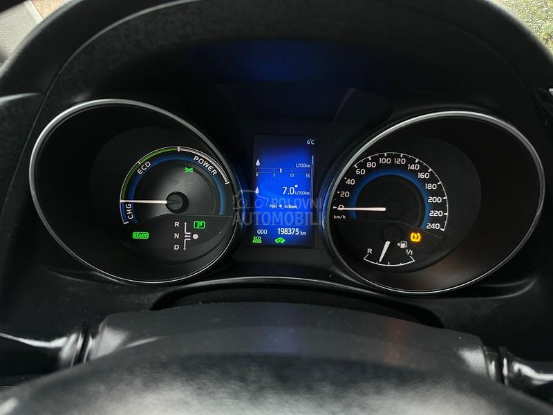 Toyota Auris 1.8i HYBRID