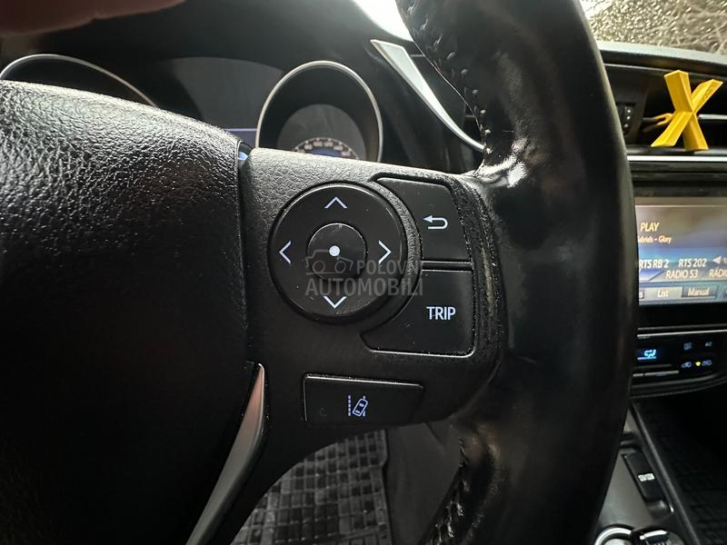 Toyota Auris 1.8i HYBRID