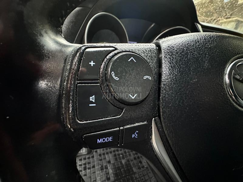 Toyota Auris 1.8i HYBRID