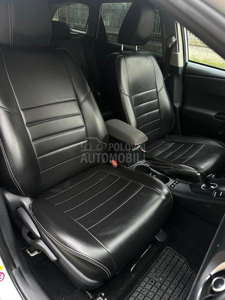 Toyota Auris 1.8i HYBRID