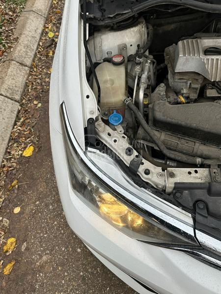 Toyota Auris 1.8i HYBRID