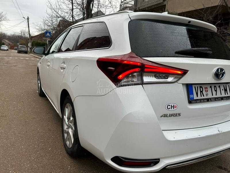 Toyota Auris 1.8i HYBRID