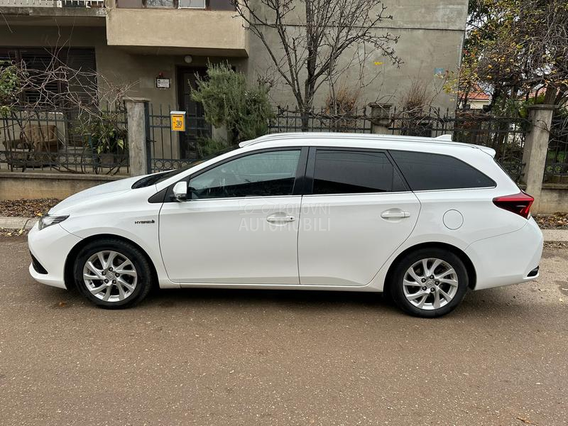 Toyota Auris 1.8i HYBRID