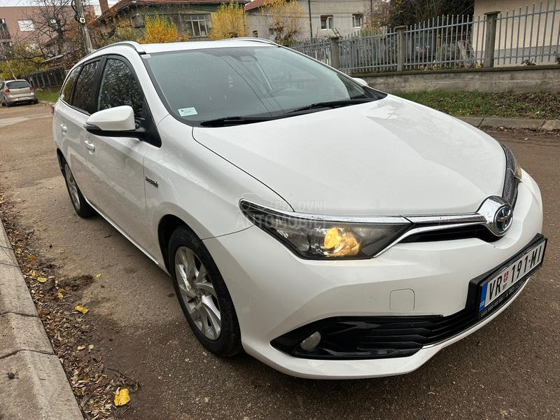 Toyota Auris 1.8i HYBRID